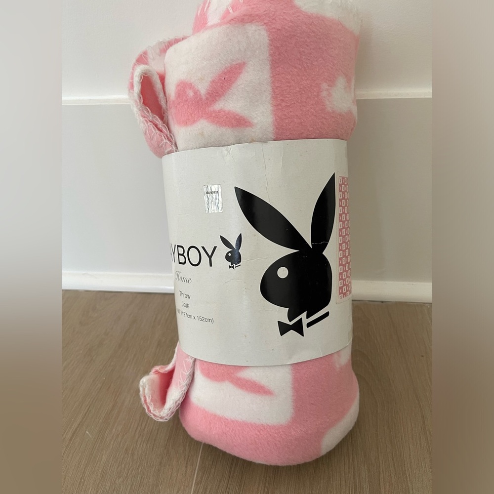 👯‍♀️PLAYBOY Y2K Throw  / Beach Blanket Rare Pattern  NEW  Authentic